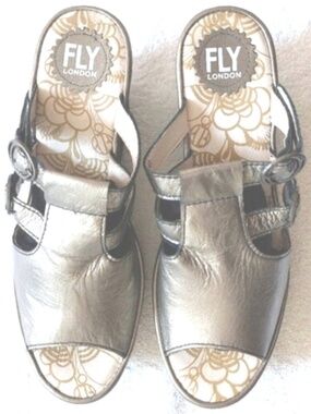Fly London NEW peep-toe pewter leather wedge mules slides sandals EU40=US9